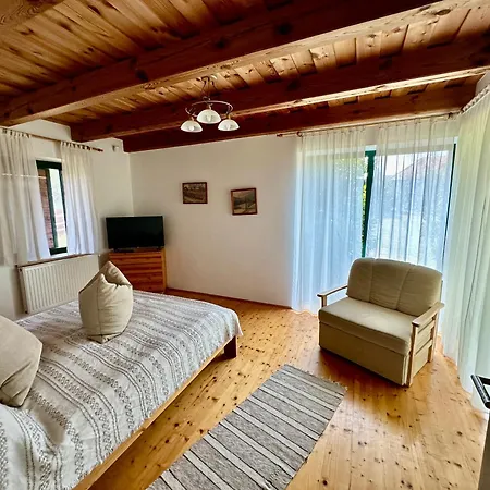 Apartman Apkó *
